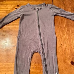 Kyte Baby zippered romper 6-12 months